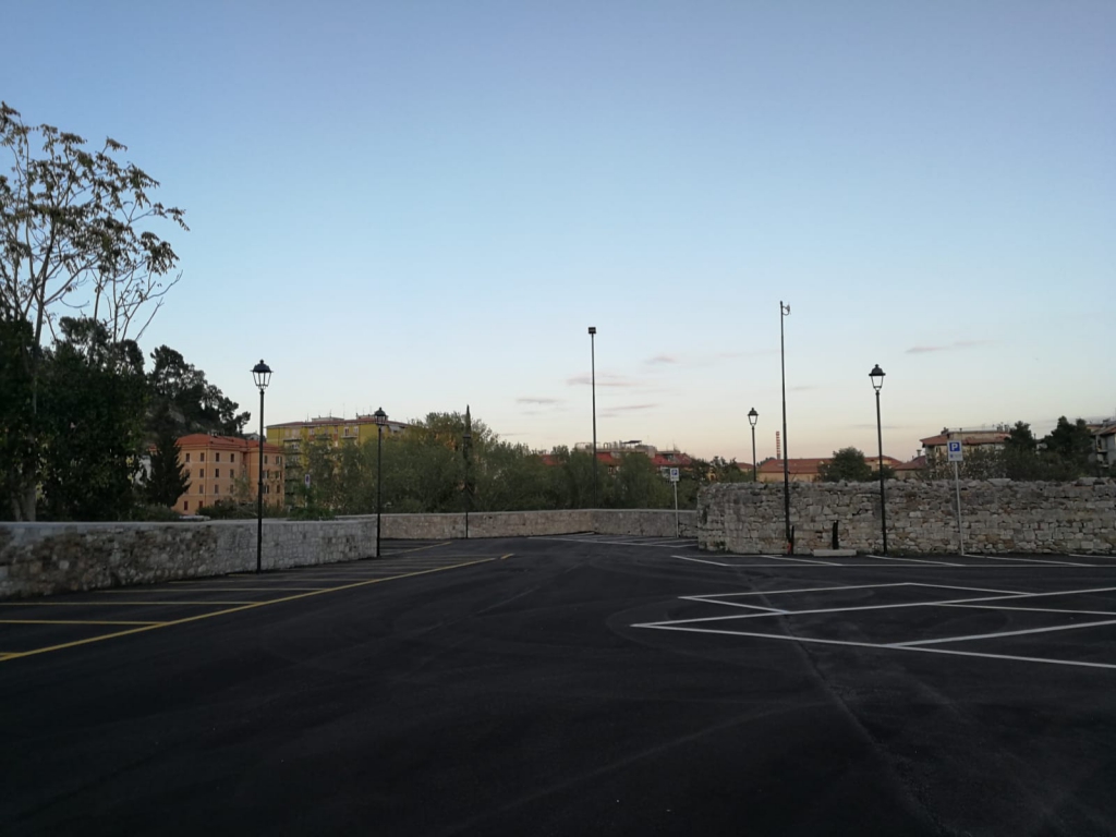 Parcheggi S.Pietro in Castello 7