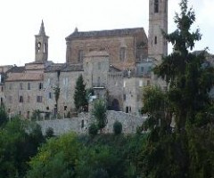 MASSIGNANO vista_del_centro_storico_e_della_chiesa