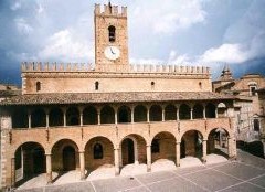 teatro serpente aureo offida