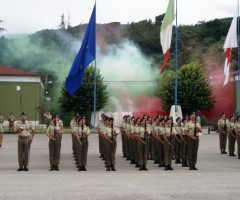 Le Volontarie del 2 Blocco cantano linno di Mameli