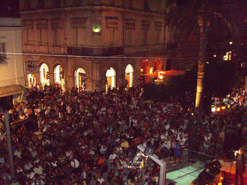 Piazza fazzini ferragosto a Grottammare