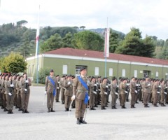 Il Col. Vicari davanti allo schieramento
