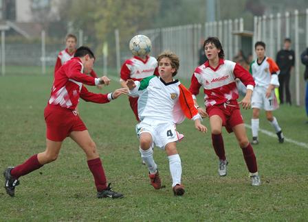 sport - giovani calciatori imagelarge