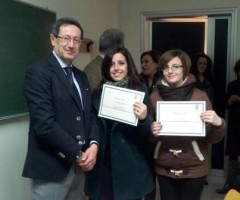 Piunti consegna diplomi