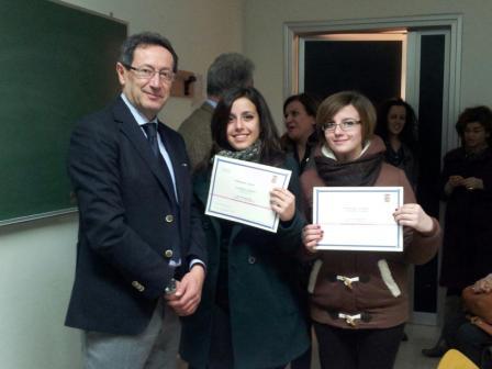 Piunti consegna diplomi