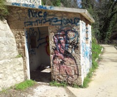 toilettes danneggiata r