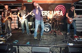 il gruppo finalista Too late too wake