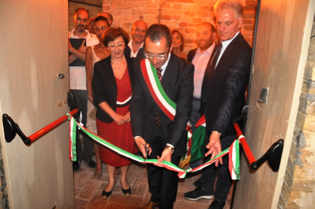 00_taglio_nastro_archivio