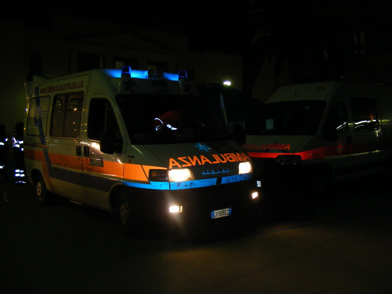 Ambulanza di notte