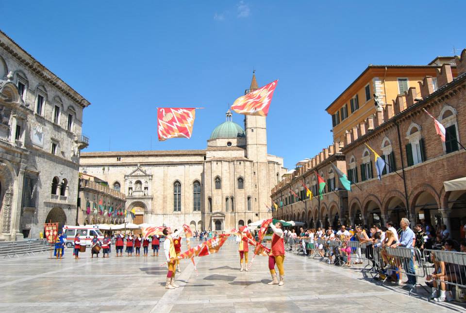 tenzone-aurea-sul-web