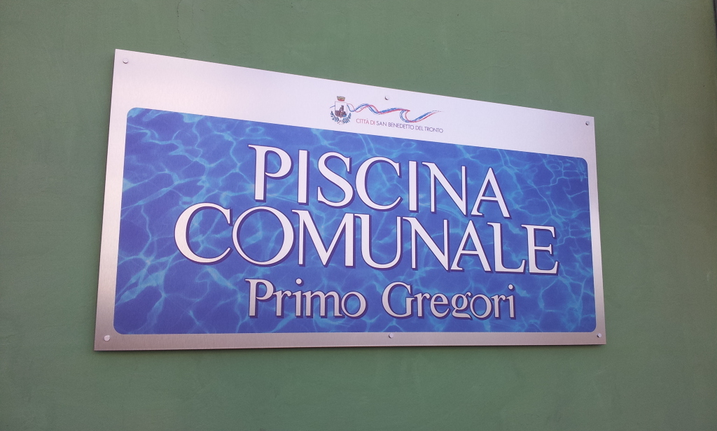 foto piscina comunale