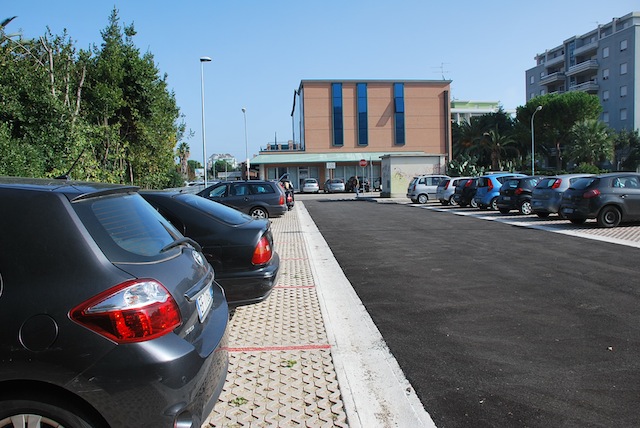 parcheggio via togliatti 007