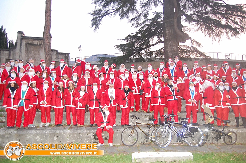 ascoli piceno foto_carica_dei_babbi_natale