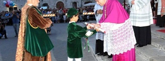 Quintana, offerta dei ceri