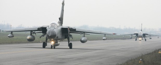 Le stragi degli aerei militari