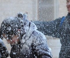 Guido castelli ha emesso due ordinanze per Carnevale che vietano bottiglie di vetro, lattine e bombolette spray