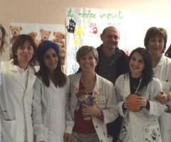I volontari de "Il Sole di Giorgia" per i bambini dell'ospedale "Mazzoni"