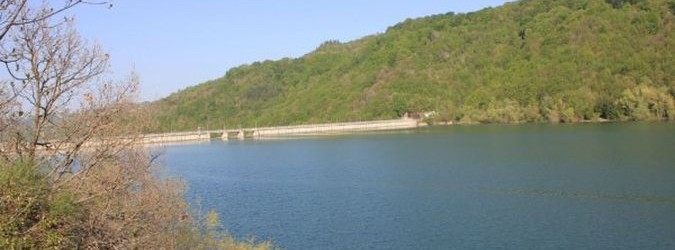 lago di gerosa, lungo cui si svolgerà l'escursione Il sentiero della longevità