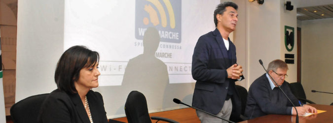 wifi marche spiagge connesse