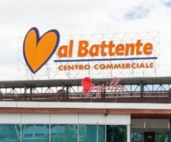 Centro Commerciale Al Battente, Visto che Asta?