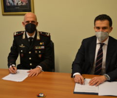carabinieri Da sin. il Gen Valerio Giardina e L'AD di Sogin Emanuele Fontani al momento della firma