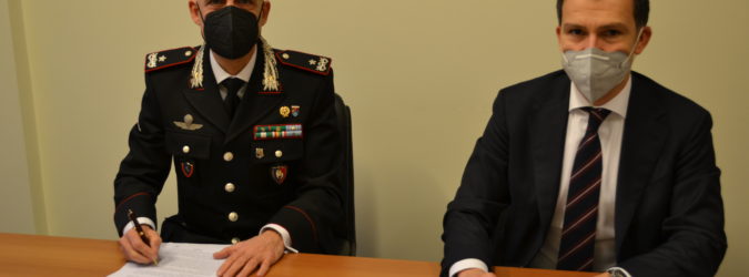 carabinieri Da sin. il Gen Valerio Giardina e L'AD di Sogin Emanuele Fontani al momento della firma