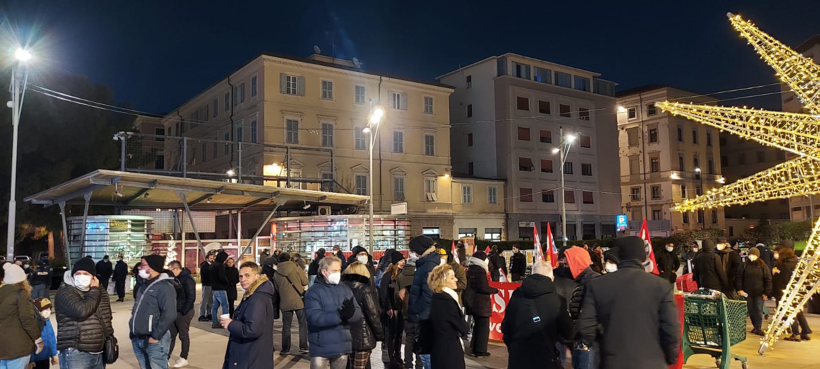 ancona manifestazione carrelli vuoti 5