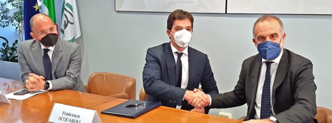Regione Marche e UniCredit siglano un protocollo per il rilancio del sistema produttivo del territorio