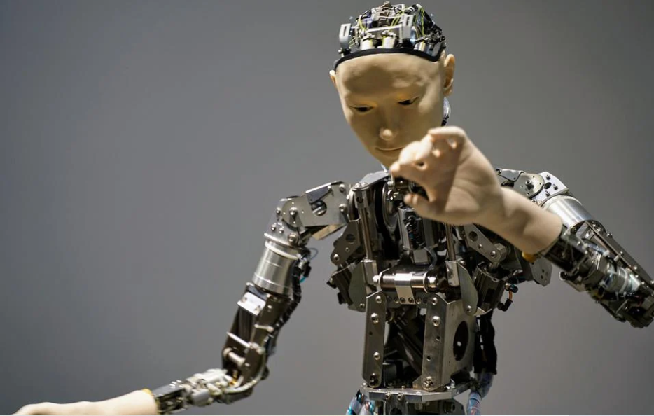 robot androide