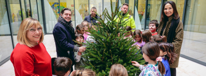 Un albero di Natale per ogni scuola