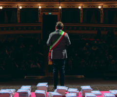 Cerimonia di consegna della Costituzione