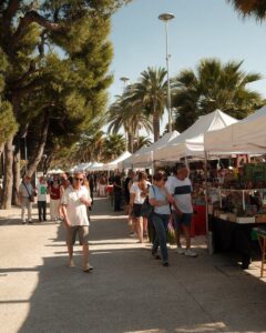 Grottammare Vintage Market 2026: sul lungomare 60 espositori di vintage e antichità