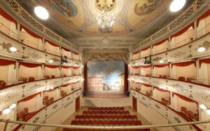 teatri UNESCO, FAI Marche, teatri Marche, Patrimonio UNESCO, Teatro Ventidio Basso, Teatro dell’Aquila, Teatro Pergolesi, Teatro Serpente Aureo, eventi Marche, cultura