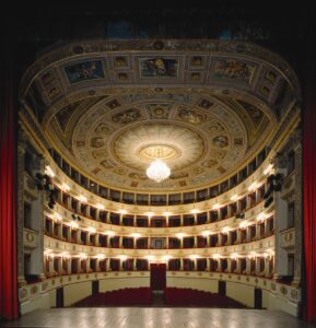 teatri UNESCO, FAI Marche, teatri Marche, Patrimonio UNESCO, Teatro Ventidio Basso, Teatro dell’Aquila, Teatro Pergolesi, Teatro Serpente Aureo, eventi Marche, cultura