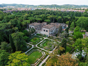 Marche, dimore storiche, parchi storici, Fondazione Marche Cultura, Francesco Acquaroli, Andrea Agostini, turismo culturale, castelli, giardini storici, patrimonio culturale
